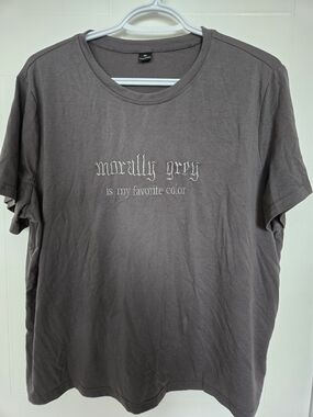SHEIN Grey Graphic Short Sleeve Tee